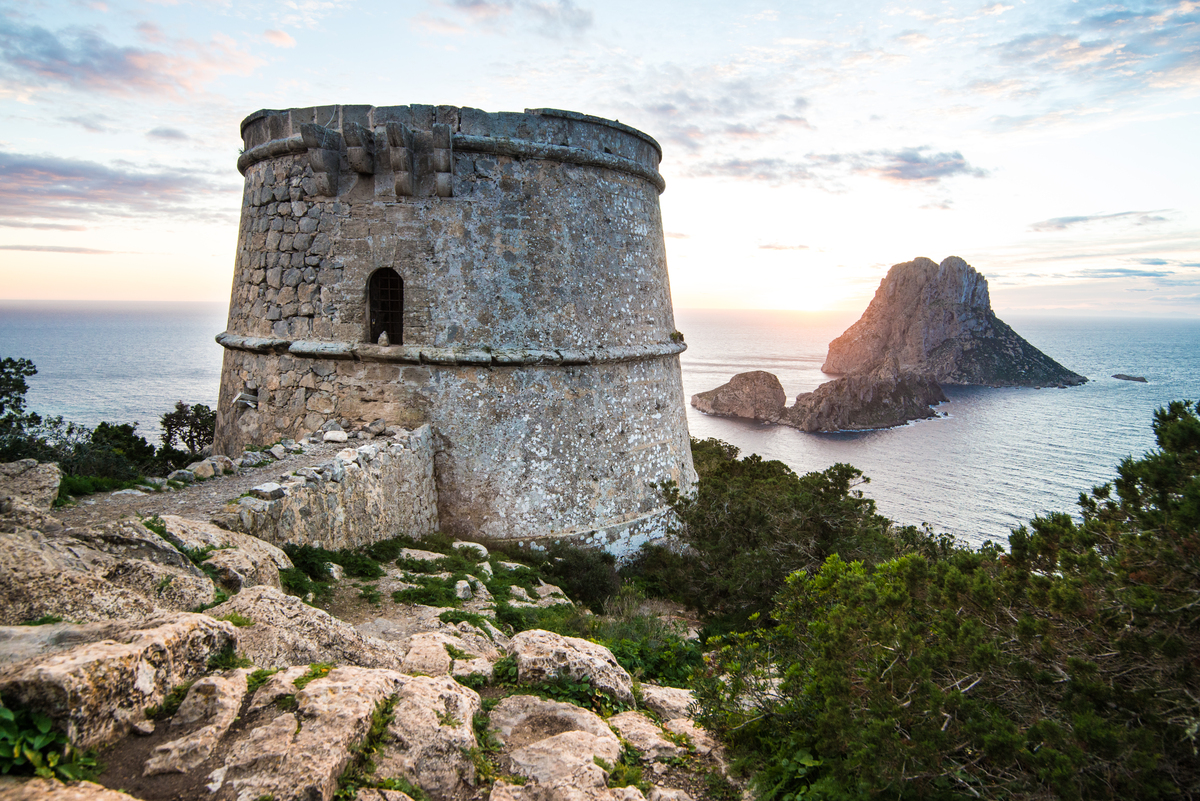 Blick vom Wachturm von Ibiza auf Es Vedra 