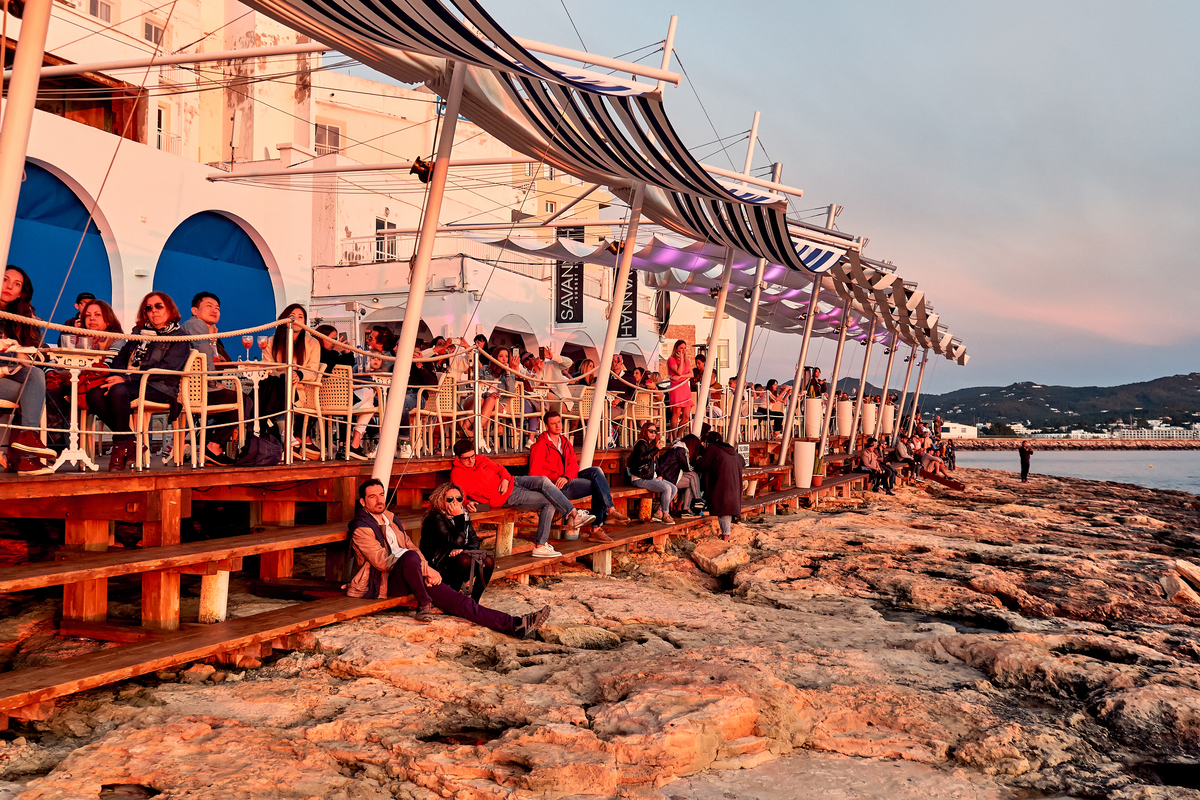 Der Sonnenuntergang vor Ibiza vom Cafe del Mar